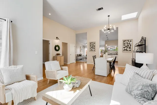 $699,999 | 755 Oak Hollow Avenue, Vacaville, CA 95687