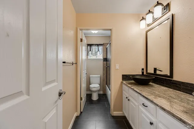 $699,999 | 755 Oak Hollow Avenue, Vacaville, CA 95687