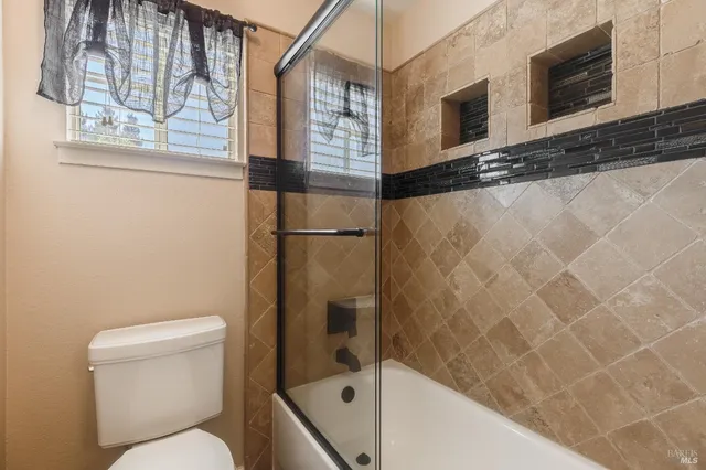 $699,999 | 755 Oak Hollow Avenue, Vacaville, CA 95687