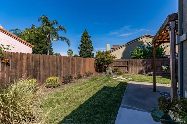 $699,999 | 755 Oak Hollow Avenue, Vacaville, CA 95687