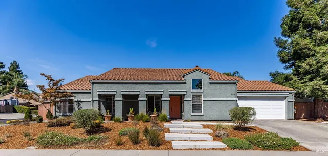 $699,999 | 755 Oak Hollow Avenue, Vacaville, CA 95687