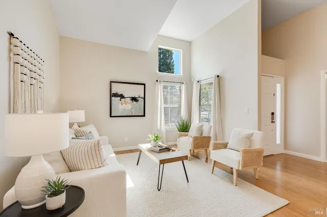 $699,999 | 755 Oak Hollow Avenue, Vacaville, CA 95687