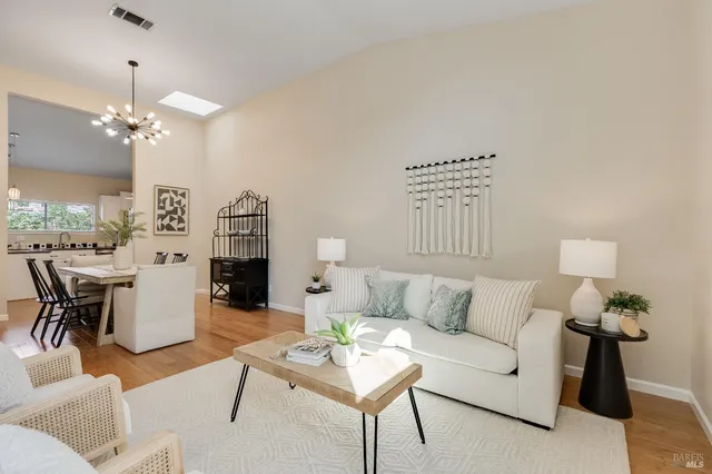 $699,999 | 755 Oak Hollow Avenue, Vacaville, CA 95687