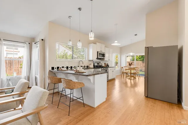 $699,999 | 755 Oak Hollow Avenue, Vacaville, CA 95687