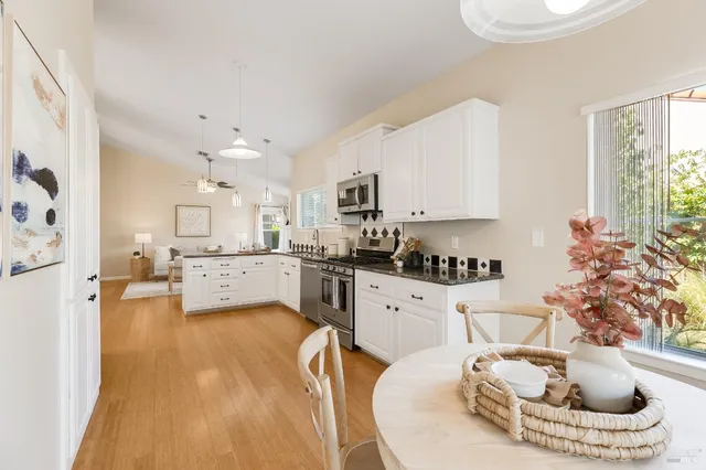 $699,999 | 755 Oak Hollow Avenue, Vacaville, CA 95687