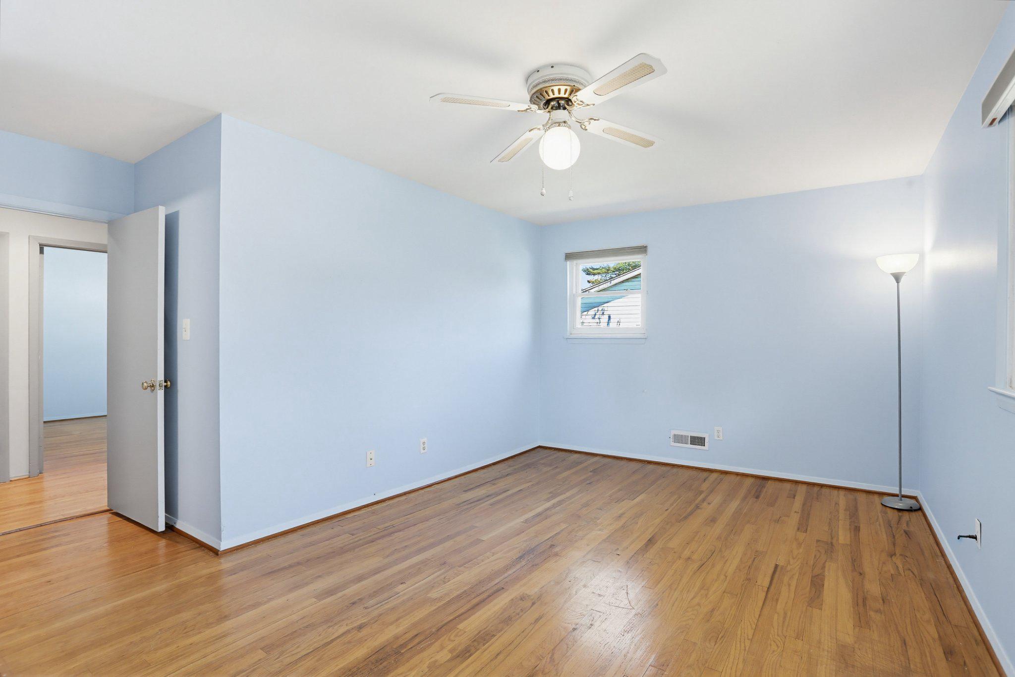 8145 Scotts Level Road Pikesville, MD 21208 - Photo 15 of 45 Primary bedroom