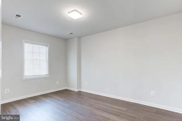 $2,950 | 187 Scott Drive, Manassas Park, VA 20111