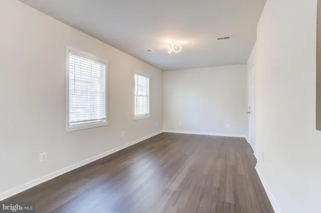 $2,950 | 187 Scott Drive, Manassas Park, VA 20111