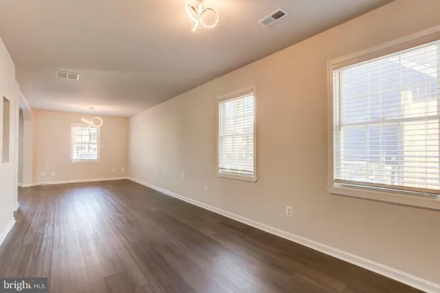 $2,950 | 187 Scott Drive, Manassas Park, VA 20111