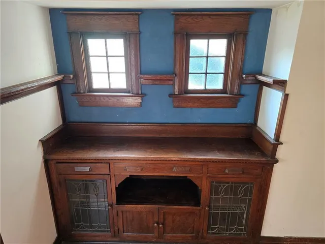 $300,000 | 2620 Charlotte Street, Kansas City, MO 64108