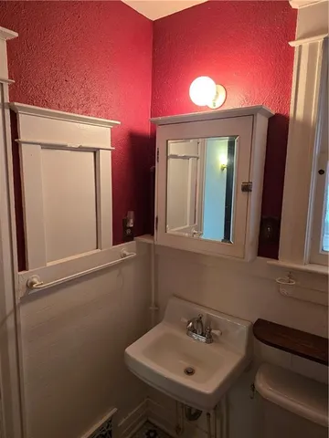 $300,000 | 2620 Charlotte Street, Kansas City, MO 64108