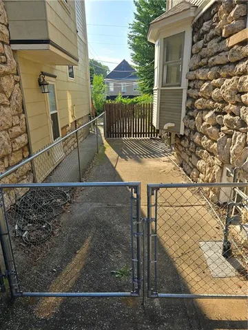 $300,000 | 2620 Charlotte Street, Kansas City, MO 64108