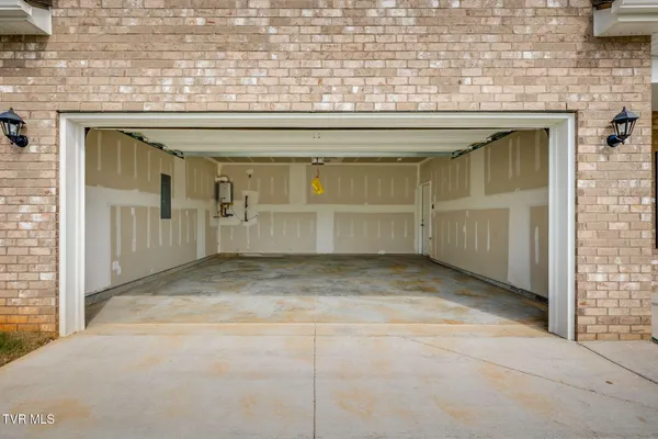 $549,900 | 804 Pinhoti Street, Johnson City, TN 37604