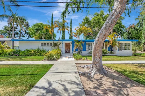 $1,149,000 | 150 West 36th Street, Long Beach, CA 90807