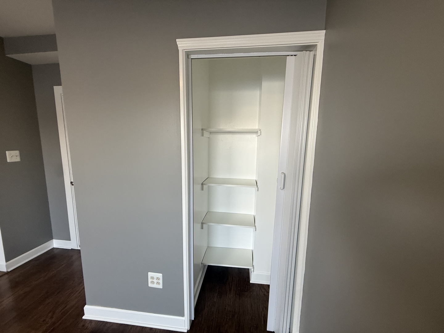 3420 West Irving Park Road, Unit 28 Chicago, IL 60618 - Photo 11 of 12