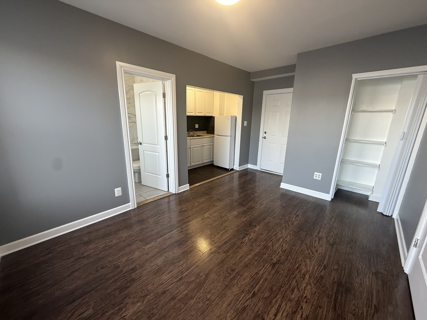 3420 West Irving Park Road, Unit 28 Chicago, IL 60618 - Photo 2 of 12