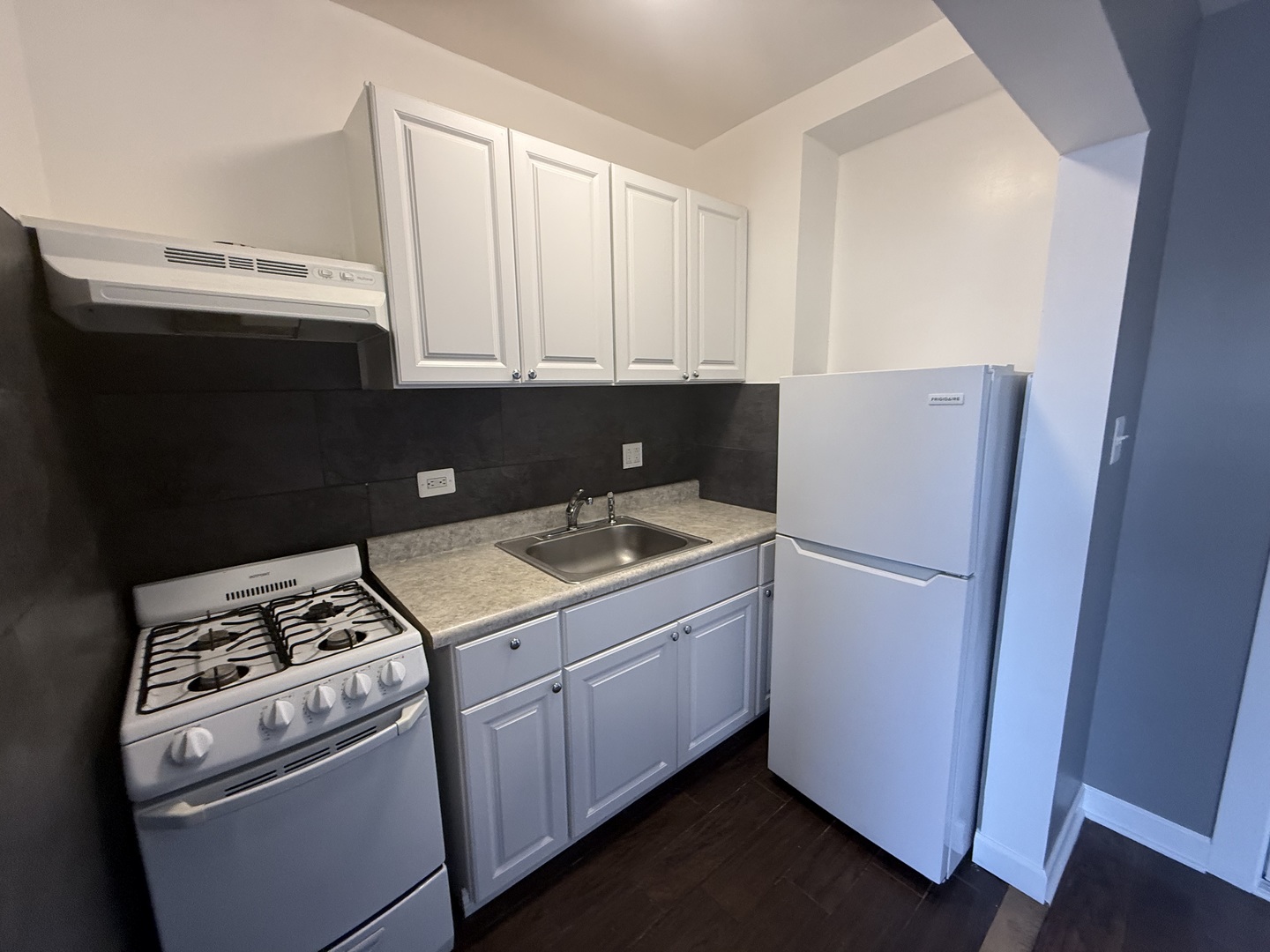 3420 West Irving Park Road, Unit 28 Chicago, IL 60618 - Photo 5 of 12