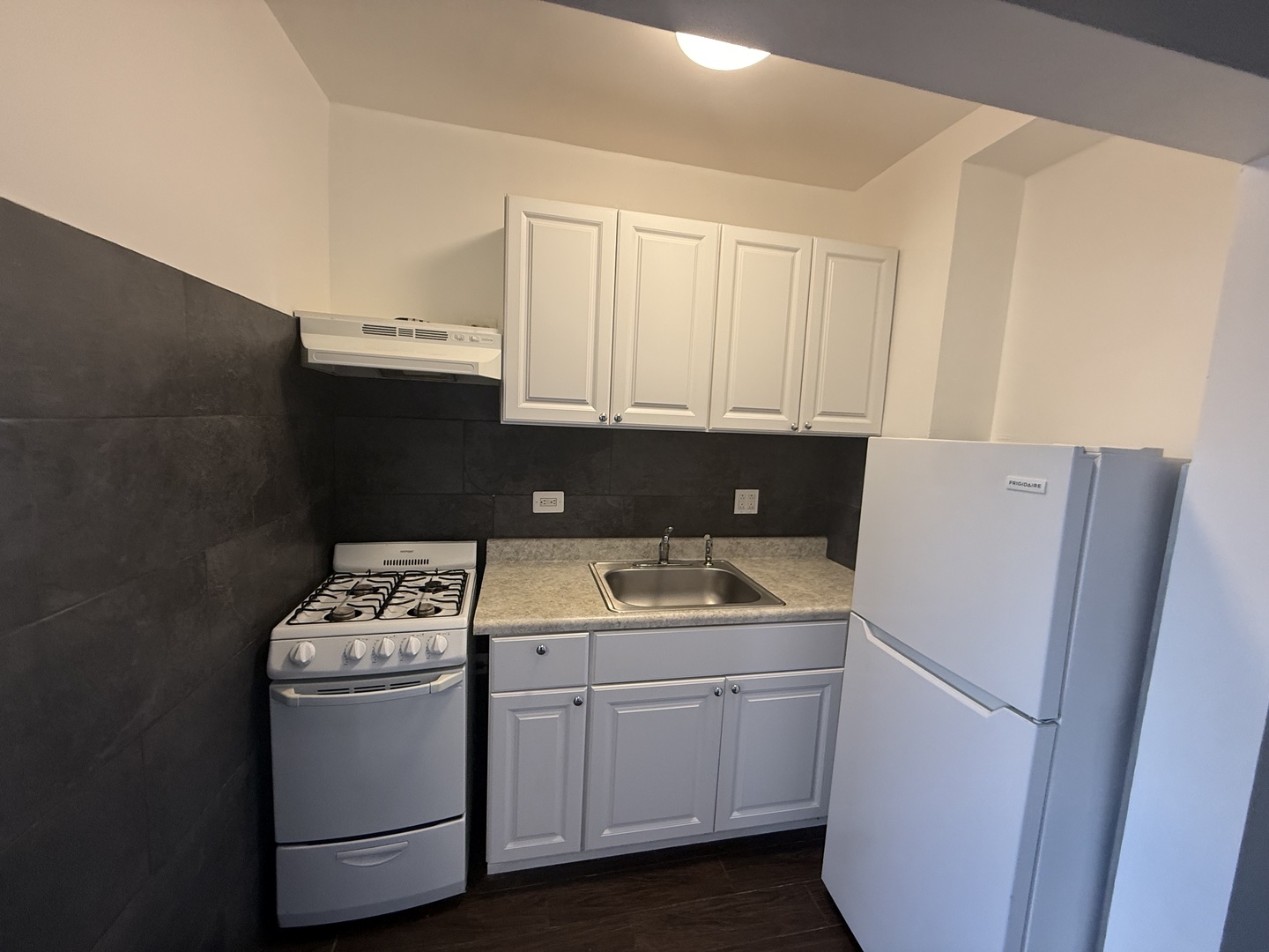 3420 West Irving Park Road, Unit 28 Chicago, IL 60618 - Photo 6 of 12