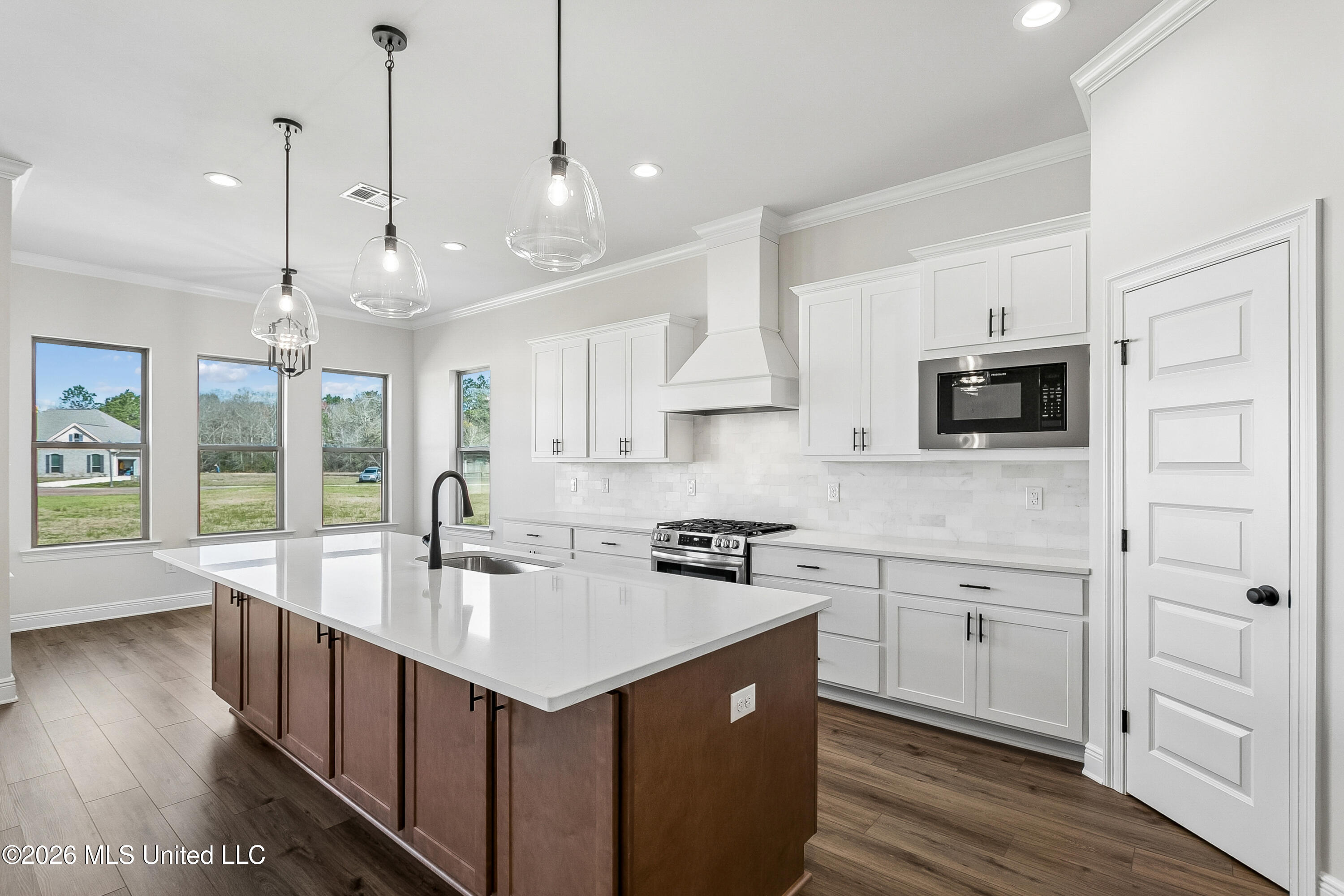 302 Stewart Point Picayune, MS 39466 - Photo 3 of 27 09 (4)