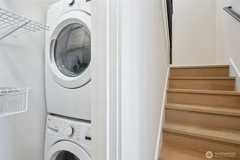 a view of entryway with washer and dryer