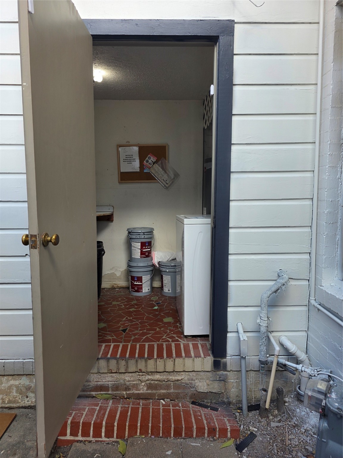 3817 South Shepherd Drive, Unit 2 Houston, TX 77098 - Photo 10 of 11 a view of front door of house