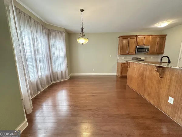 $379,900 | 130 Hamilton Lake Drive, LaGrange, GA 30241