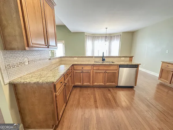 $379,900 | 130 Hamilton Lake Drive, LaGrange, GA 30241