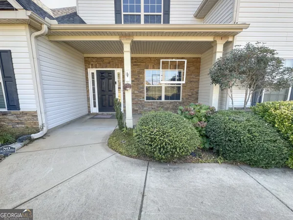 $379,900 | 130 Hamilton Lake Drive, LaGrange, GA 30241