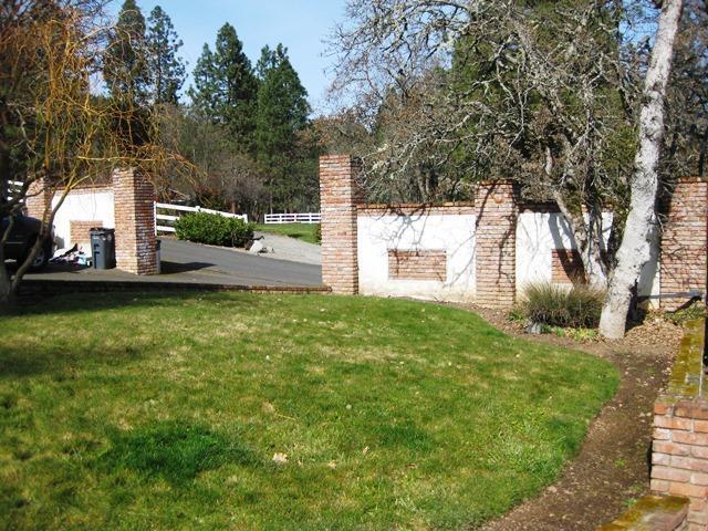 3155 Old Stage Road Central Point, OR 97502 - Photo 4 of 24 a view of yard with green space and trees around