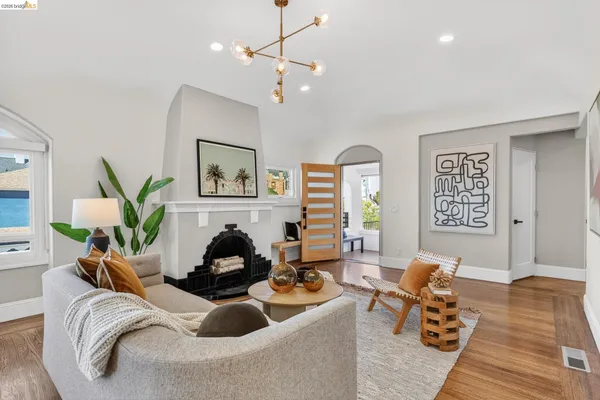 $1,098,000 | 8301 Ney Avenue, Oakland, CA 94605