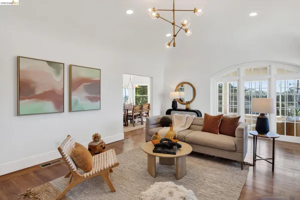 $1,098,000 | 8301 Ney Avenue, Oakland, CA 94605