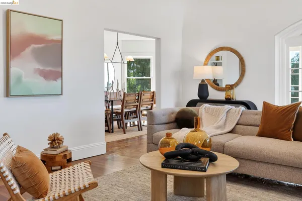 $1,098,000 | 8301 Ney Avenue, Oakland, CA 94605