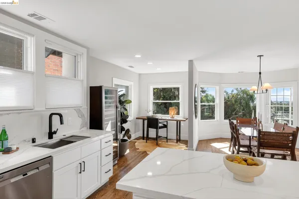 $1,098,000 | 8301 Ney Avenue, Oakland, CA 94605