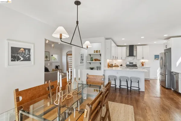 $1,098,000 | 8301 Ney Avenue, Oakland, CA 94605