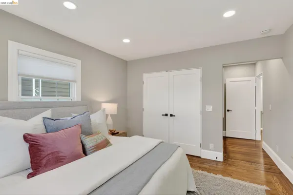 $1,098,000 | 8301 Ney Avenue, Oakland, CA 94605