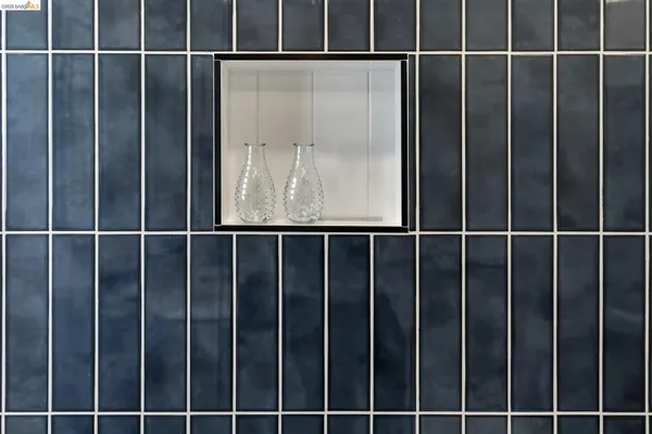 $1,098,000 | 8301 Ney Avenue, Oakland, CA 94605