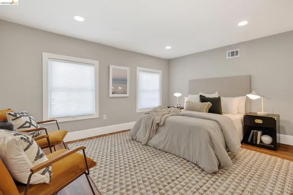 $1,098,000 | 8301 Ney Avenue, Oakland, CA 94605