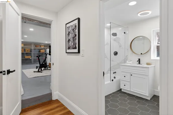 $1,098,000 | 8301 Ney Avenue, Oakland, CA 94605