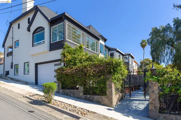 $1,098,000 | 8301 Ney Avenue, Oakland, CA 94605