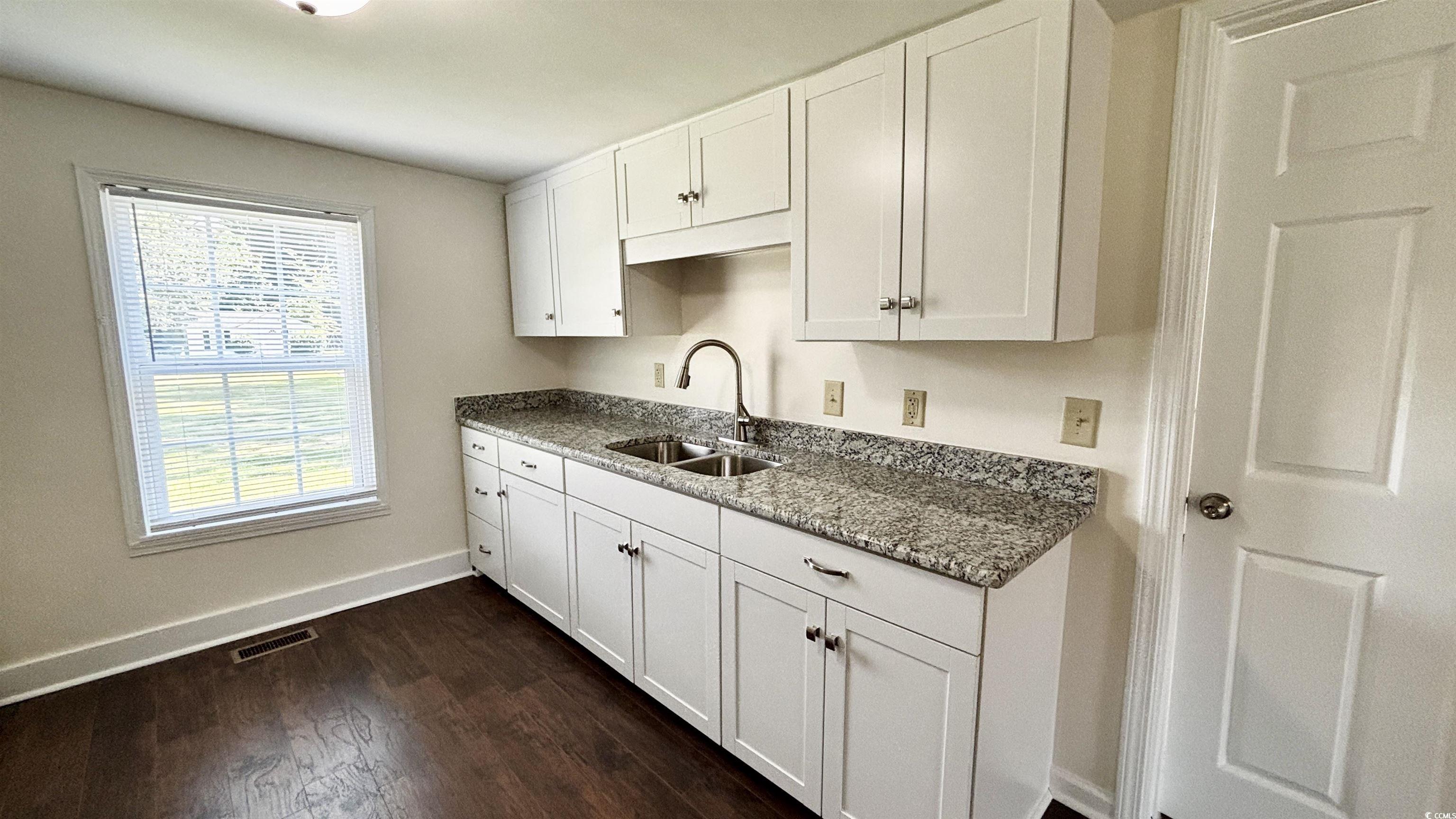 506 North 5th Avenue Dillon, SC 29536 - Photo 12 of 35