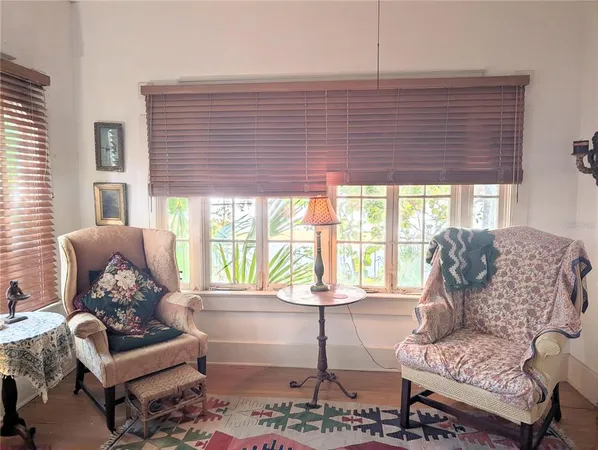 $2,800 | 1701 Siesta Drive, Sarasota, FL 34239