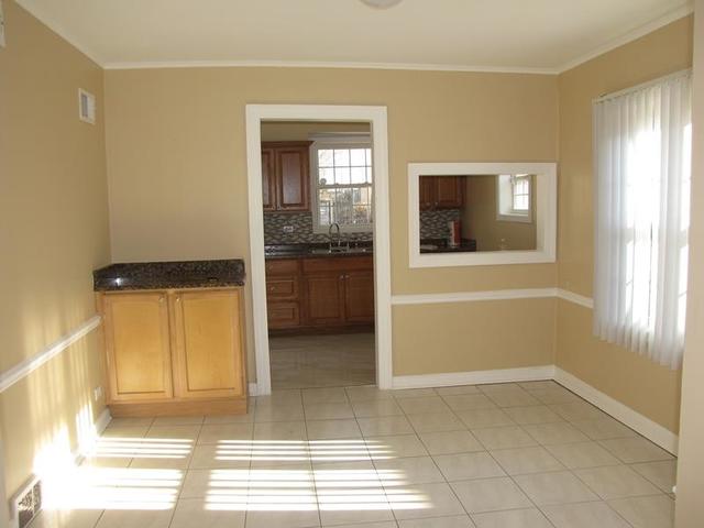 6415 Drake Avenue, Unit 6415 Lincolnwood, IL 60712 - Photo 3 of 12