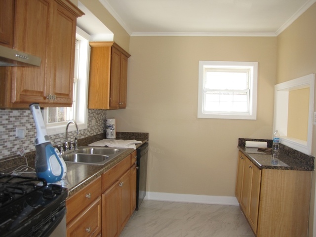 6415 Drake Avenue, Unit 6415 Lincolnwood, IL 60712 - Photo 4 of 12