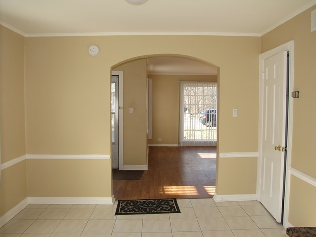 6415 Drake Avenue, Unit 6415 Lincolnwood, IL 60712 - Photo 6 of 12