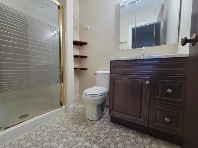 $2,000 | 830 Knottingham Drive, Unit 1A, Schaumburg, IL 60193