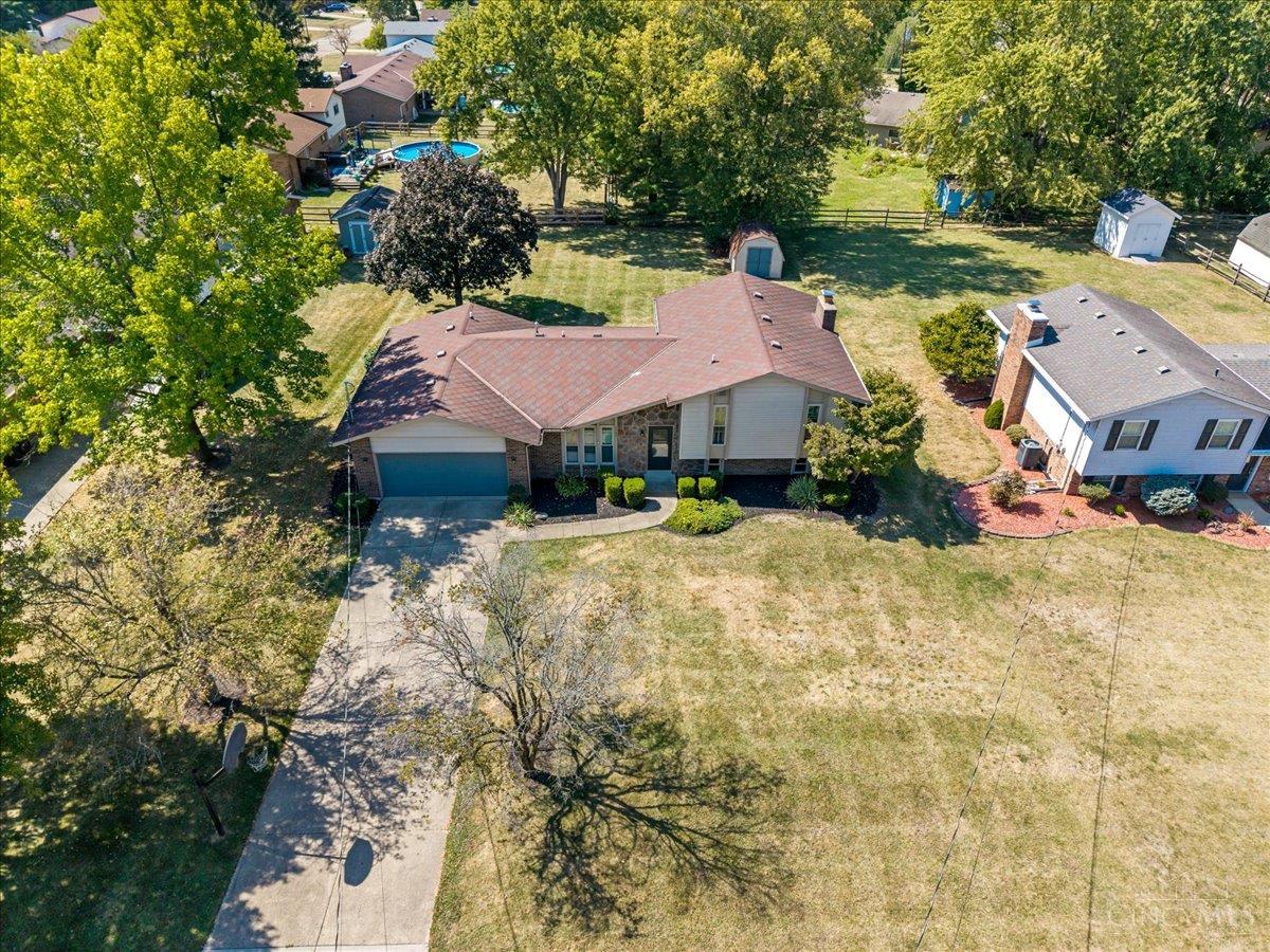 7587 Vinnedge Road Hamilton, OH 45011 - Photo 3 of 35
