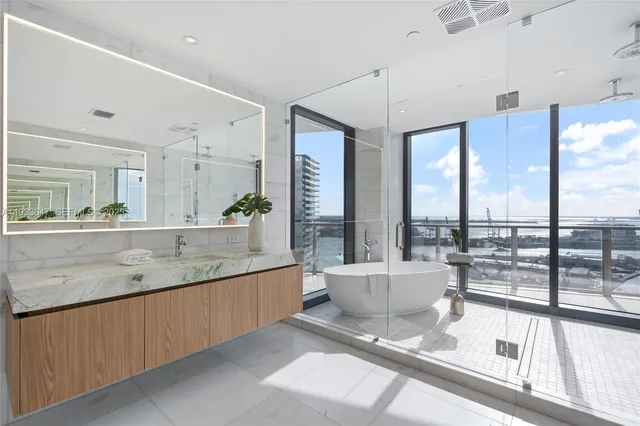 $39,000 | 500 Alton Road, Unit 3201, Miami Beach, FL 33139