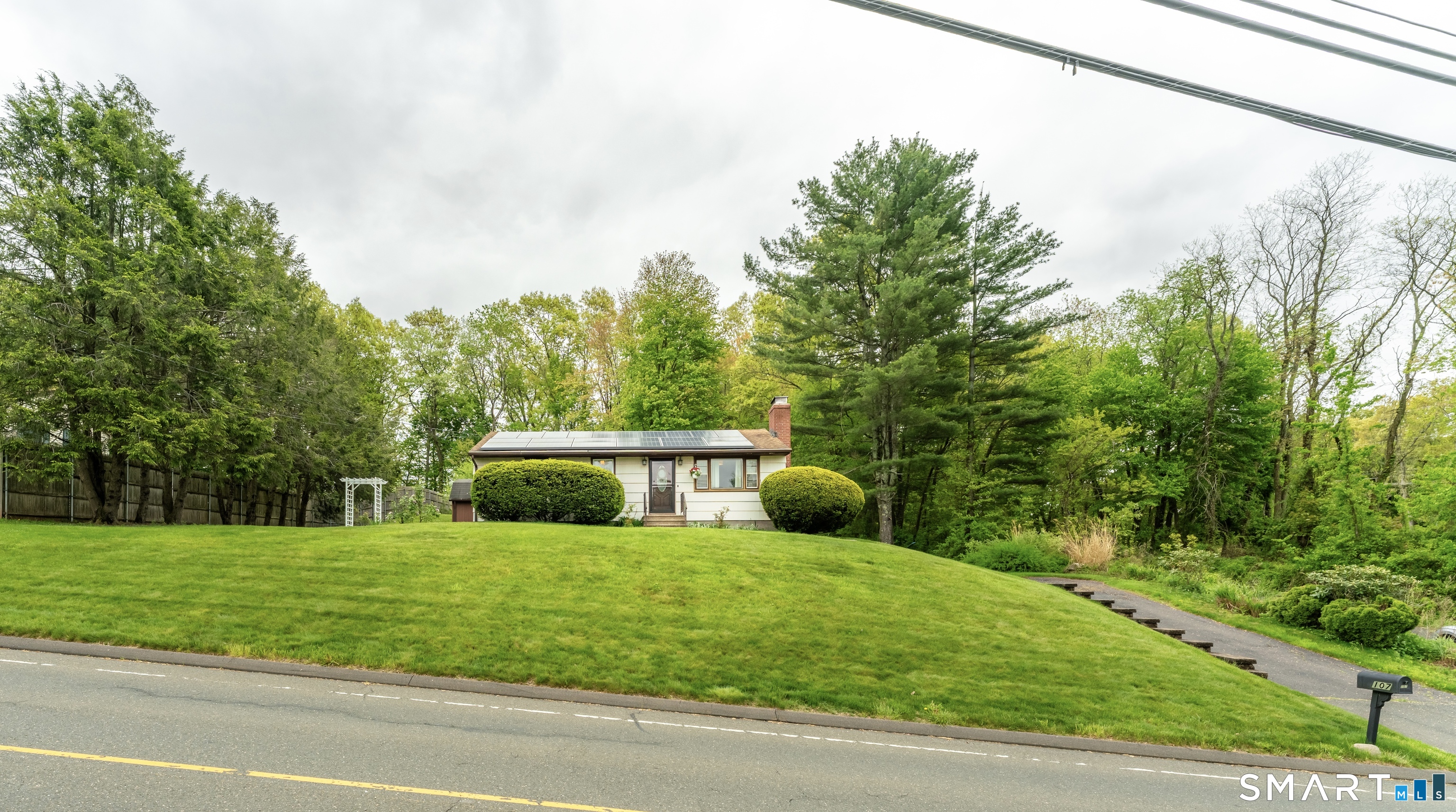 107 Dart Hill Road South Windsor, CT 06074 - Photo 2 of 31