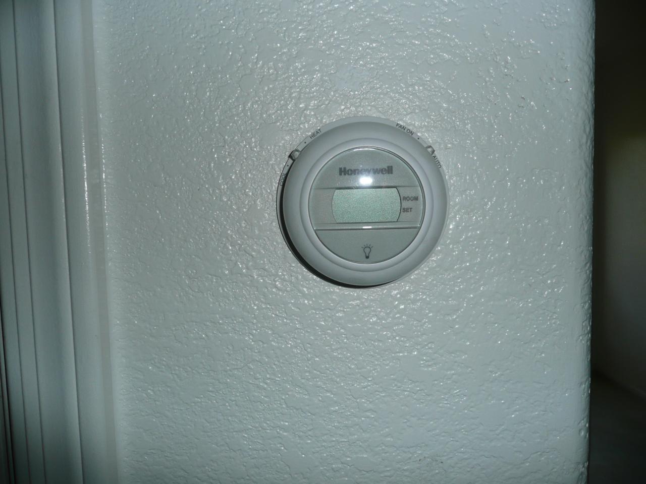 6515 West McDowell Road, Unit 2074 Phoenix, AZ 85035 - Photo 13 of 14 Thermostat present