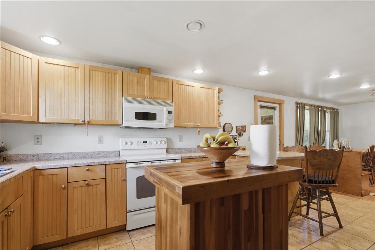 46 Abbott Hill Road West Paris, ME 04289 - Photo 5 of 51 Kitchen
